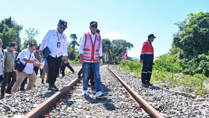 Menhub Dorong Percepatan Jalur Kereta Api Logistik dari Barru-Pangkep